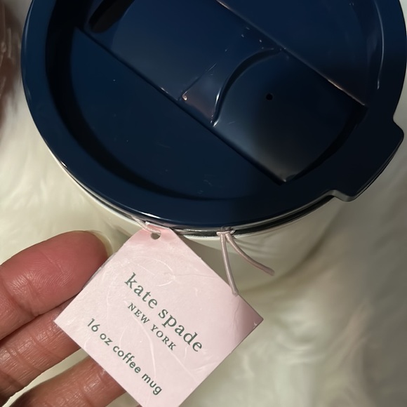 Kate Spade ♠️ bookshelf mug - Picture 3 of 5